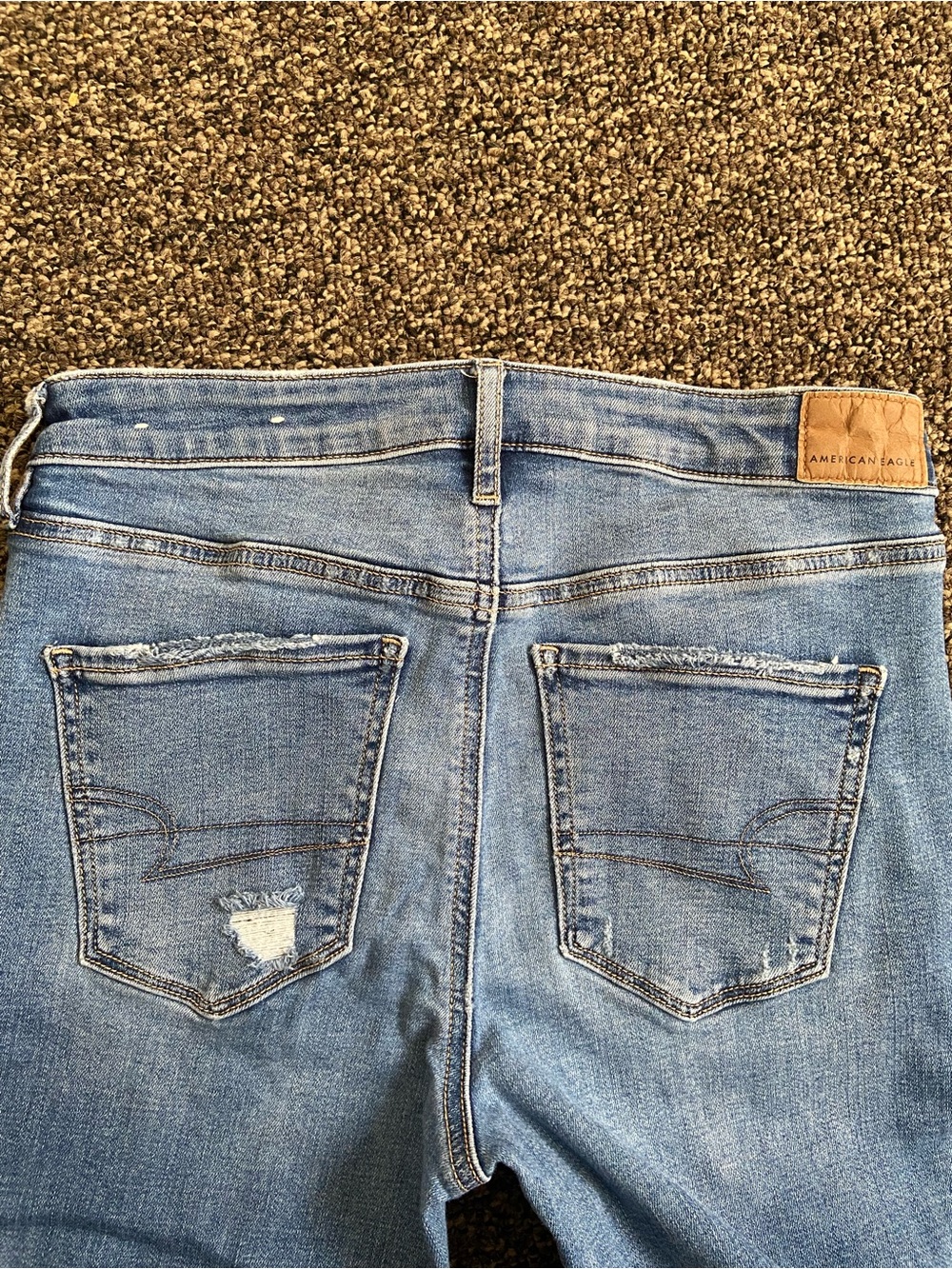 American Eagle Super Hi-Rise Flare Jeans Distressed Raw Hem Size 4 Short - Picture 15 of 16